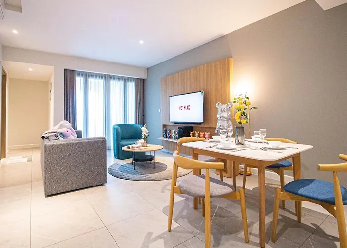 Highclass Suites - D1Mension & Zenity, Night Sky View And Central